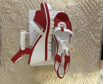 Продается каблуки на платформе