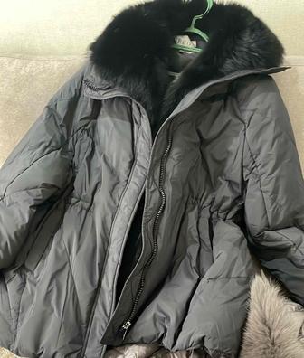Продам зимний пуховик, с песцовым воротником