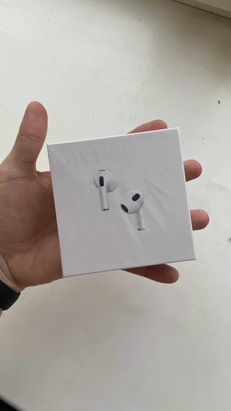 Продам наушники AirPods 3