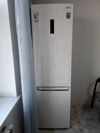 Продам новый холодильник LG