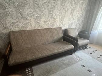 Продам диван раскладной, кресло и стол