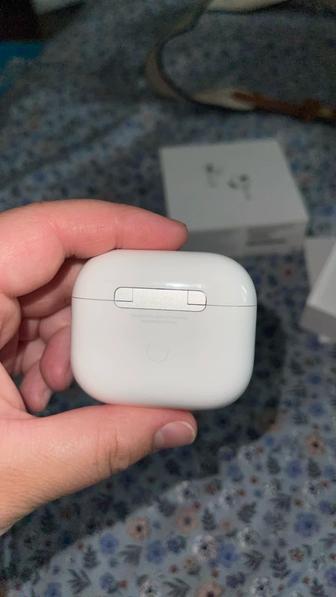 AirPods Apple 3rd generation оригинал только кейс! БЕЗ НАУШНИКОВ!