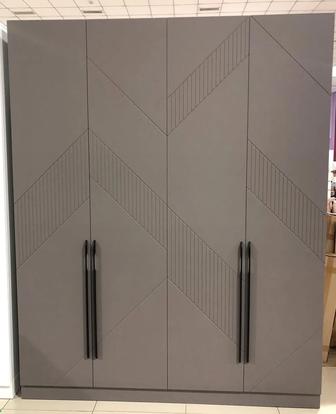 Качественный 4-х дверный шкаф