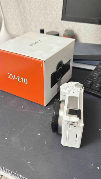 Продам Sony zv-e10 с объективом sony 16-50mm OSS f3.5-5.6