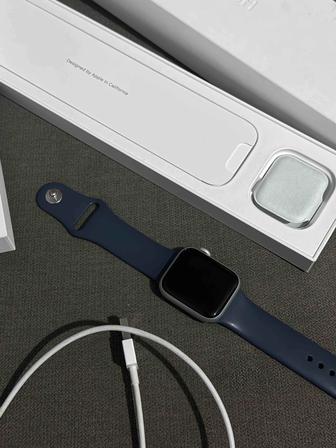 Продам Apple Watch 6 series 40mm