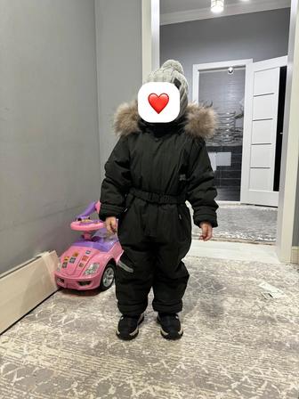 Продам зимний комбинезон на мальчика