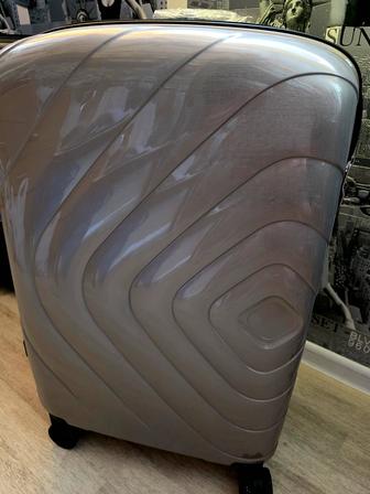 Продам чемодан