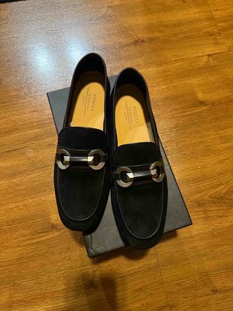 Женская обувь лоферы из замши