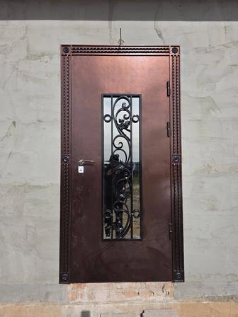 Металлические кованные и лофт двери.