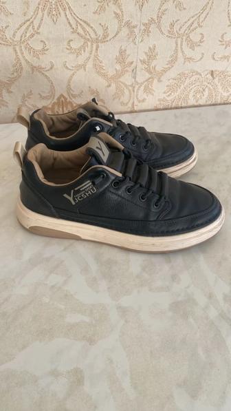 Кроссовки под loro piana