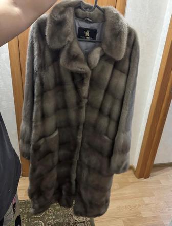 Продам новую шубу 50р