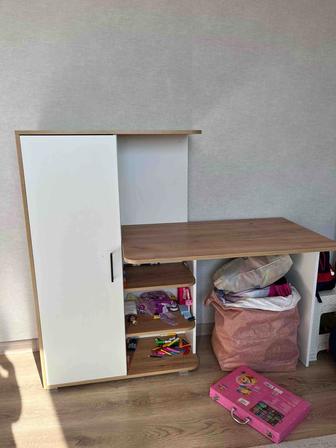 Продается письменный стол