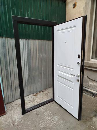 Продам 2 двери б/у