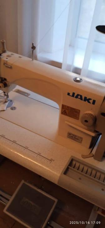 Швейная машинка JAKI