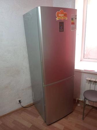 Продам холодильник LG