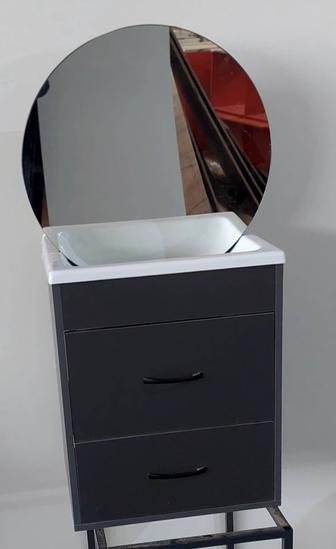 Зеркало с тумбой для ванной