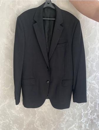 Мужской пиджак, черного цвета