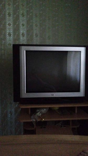 Продам телевизор б/у