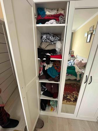 Шкаф IKEA трехстворчатый