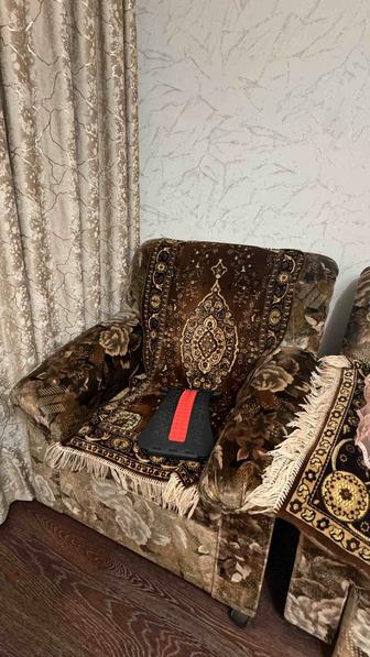 Отдам даром диван и два кресла