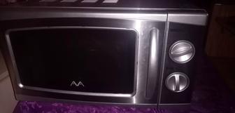 Продаю микроволновую печь