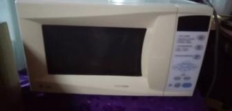 Продаю микроволновую печь