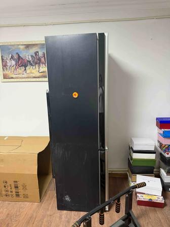 Продам б/у холодильник на запчасти