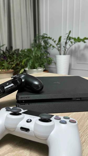 Sony PlayStation 4 Slim 1TB