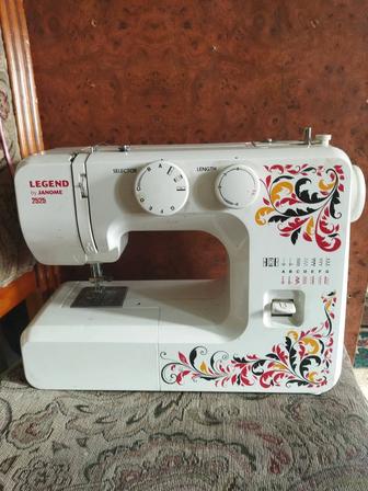 Продам швейную машинку
