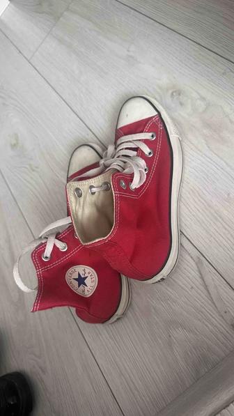 Продам кеды женские