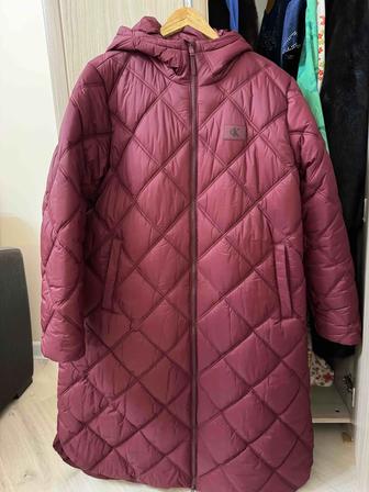 Продам оригинальную, почти новую куртку Calvin Klein