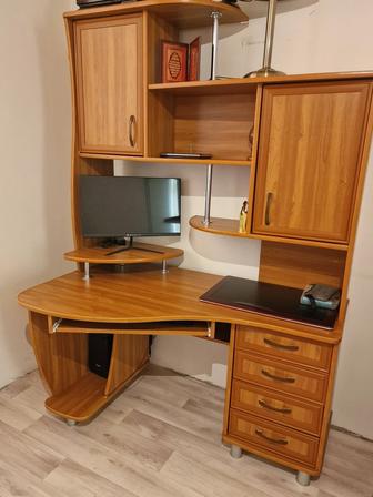 Компьютерный стол