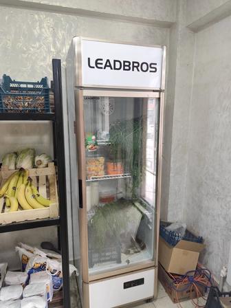 Холодильник / витринный холодильник