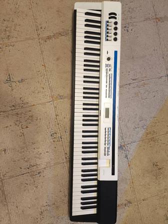 Продам цифровое фортепиано.