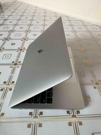 MacBook Pro/512GB/16GB/2020 intel