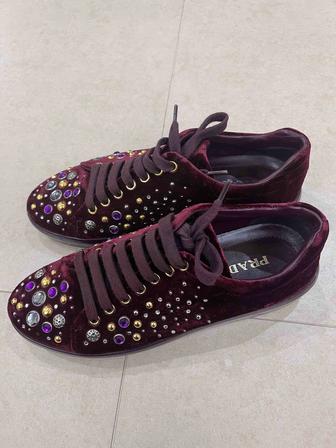 Продам кроссовки Prada