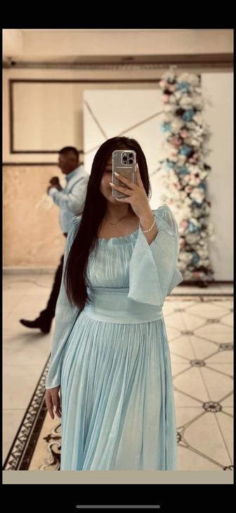 Нежное голубое платье