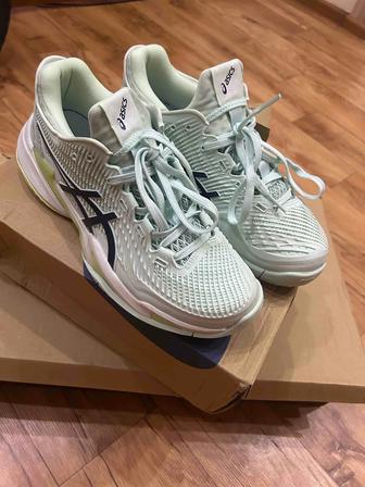 Кроссовки asics