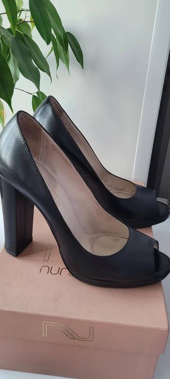 Продам туфли Nursace