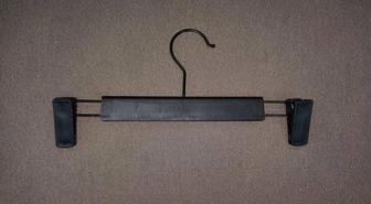 Продам вешалки для одежды