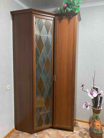 Продам угловой шкаф