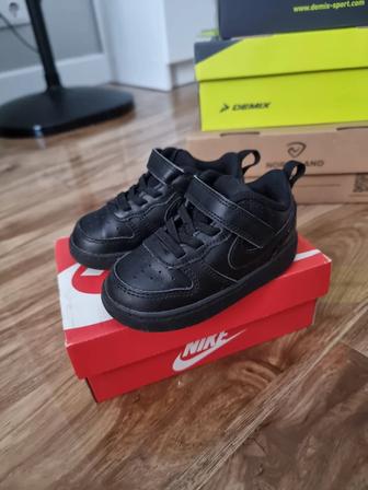 Кроссовки Nike