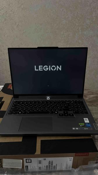 Ноутбук Lenovo Legion 5 16IRX9
16 Гб / SSD 512 Гб