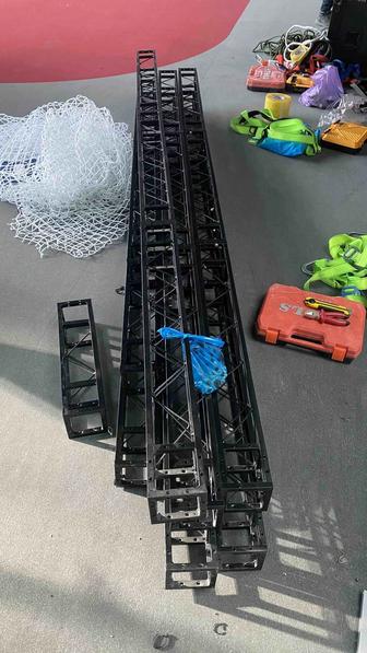 Продам фермы металлические, в количестве 50 штук.