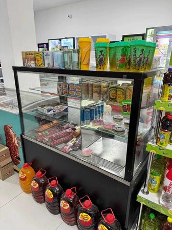 Продам витринный холодильник