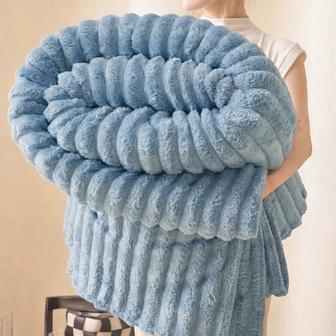 Плюшевый плед-покрывало премиум качества
