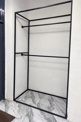 Продам металлический торговый стеллаж / вешалку для одежды