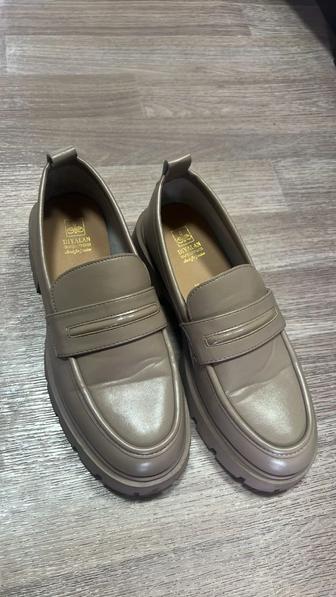 Обувь лоферы