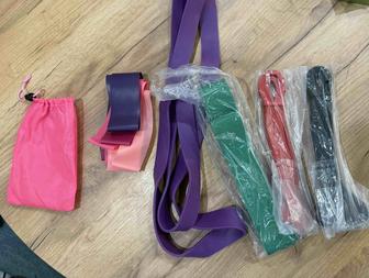 Набор тренировочных резинок подарки (скакалка и ролик)