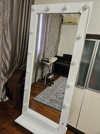 Зеркало на колесах